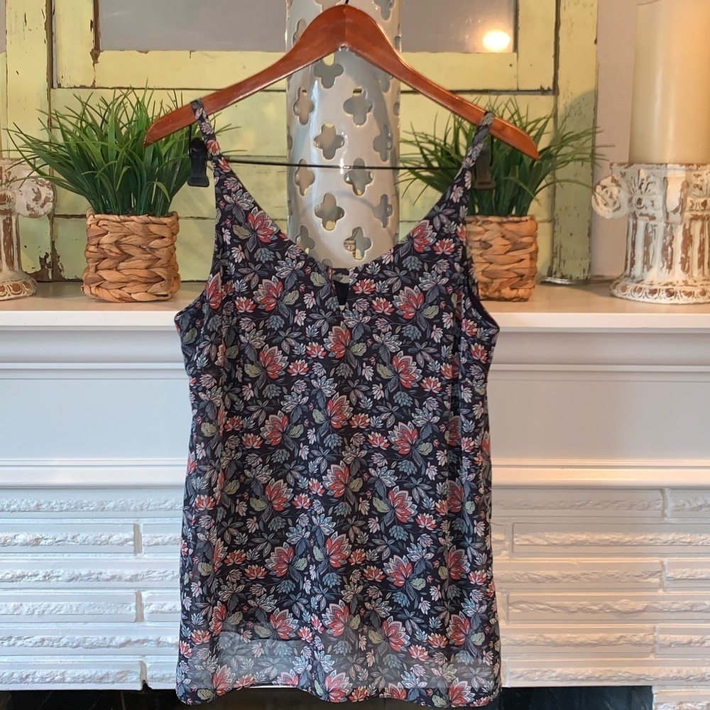CAbi Fall Floral Print V-Neck Key Hole Yank Top Style 5224 Size Small Used